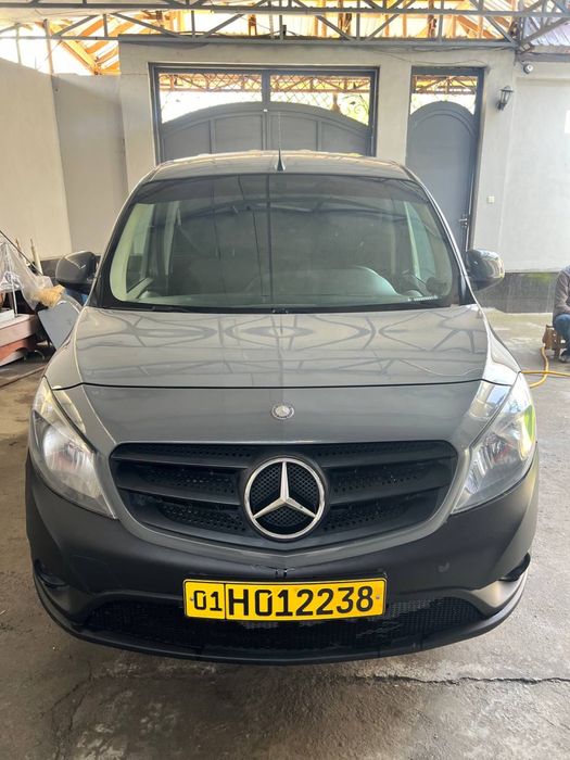 Продаю мерсадес бенс Ситан