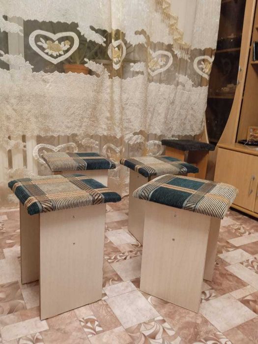 Продам табуретки мягкие