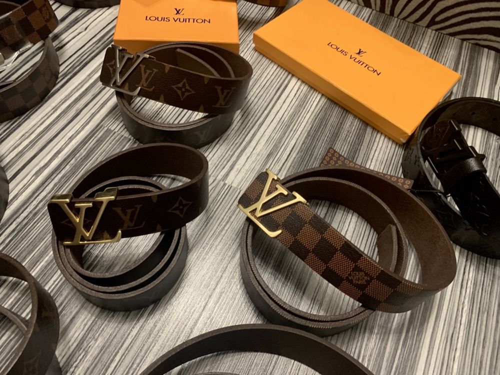 Curea LOUIS VUITTON piele naturală 100% Gravura interior,inscripții LV