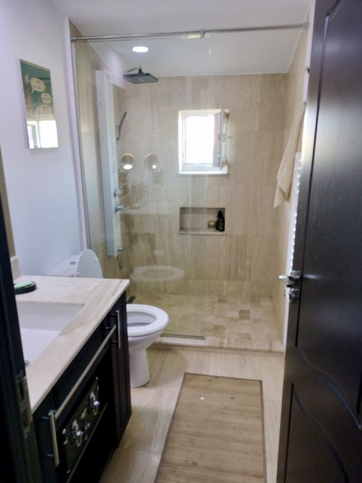 Vând apartament 4 camere cu etaj