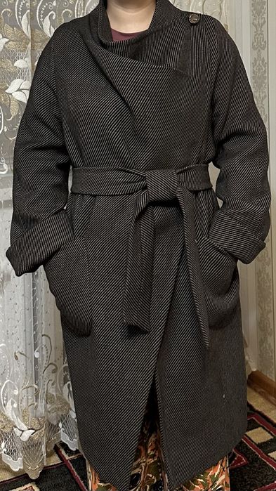 Пальто,52 размер