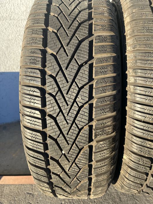 2 бр. зимни гуми 195/65/15 Semperit 8 mm DOT 3012