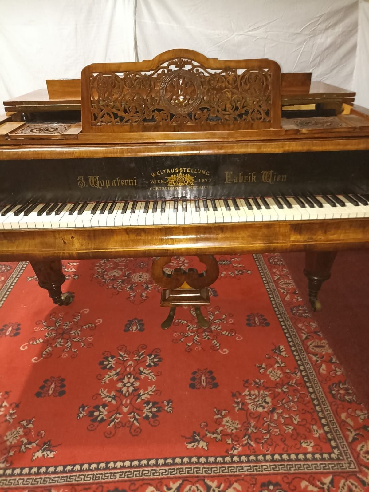 De vânzare pian din anul 1873