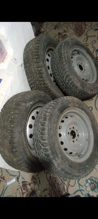 Продам калеса зимние с дисками размер Р13 и р 14