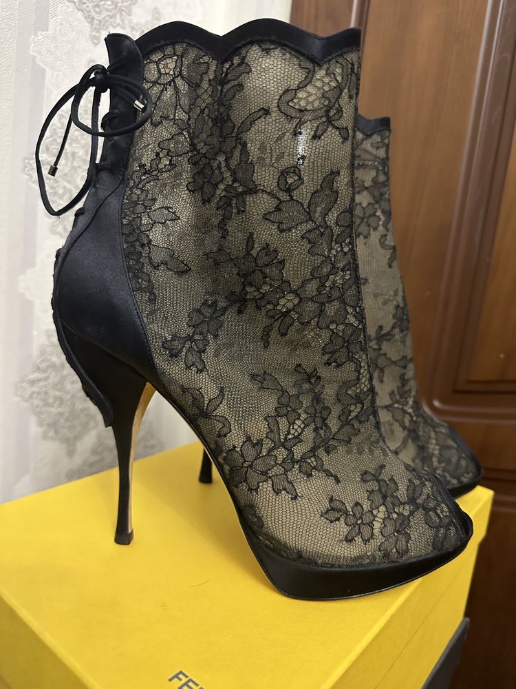 Продаются оригинал Dior туфли , 40 размера