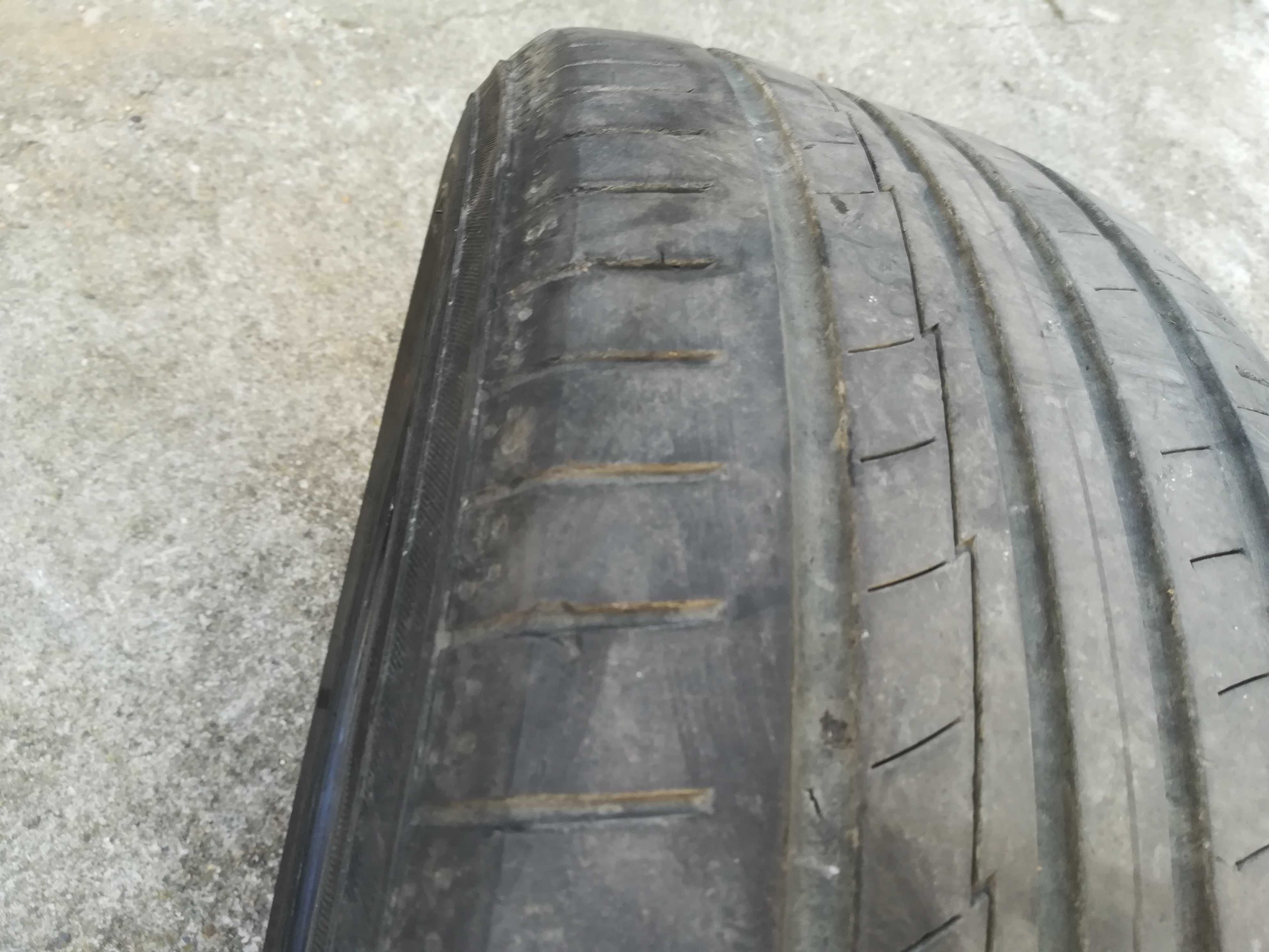 Yokohama BluEarth AE50 225/45 R17 94W