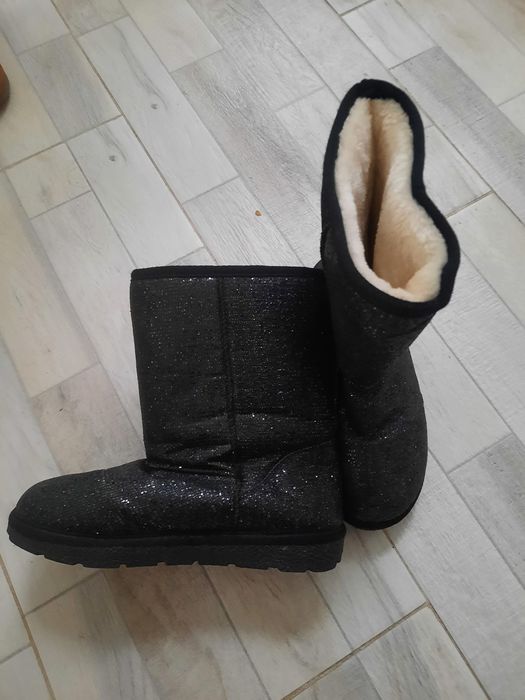 Ugg  mărimea  39