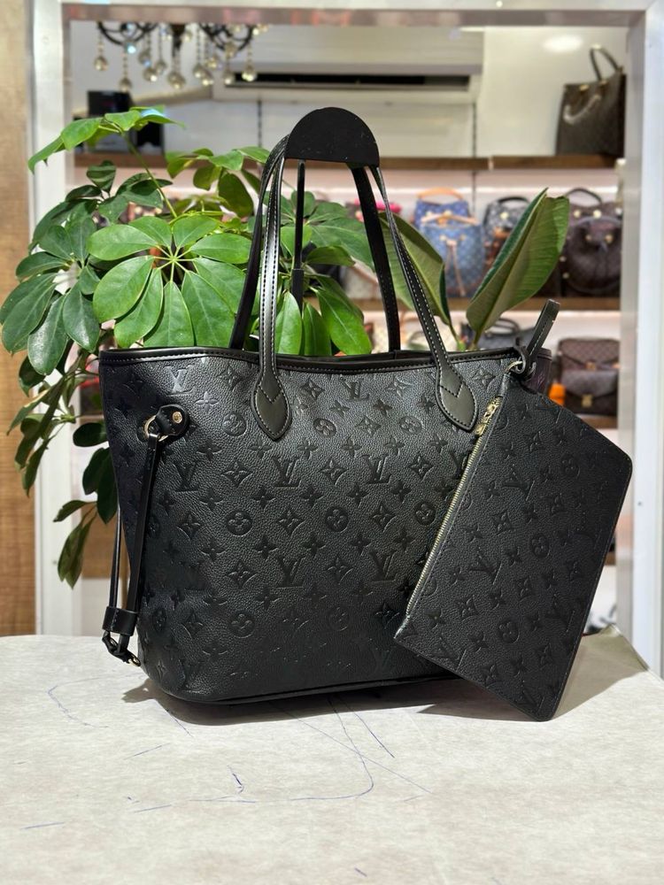 Geanta Louis Vuitton Noua !!! Dimensiuni 50/28 !!!