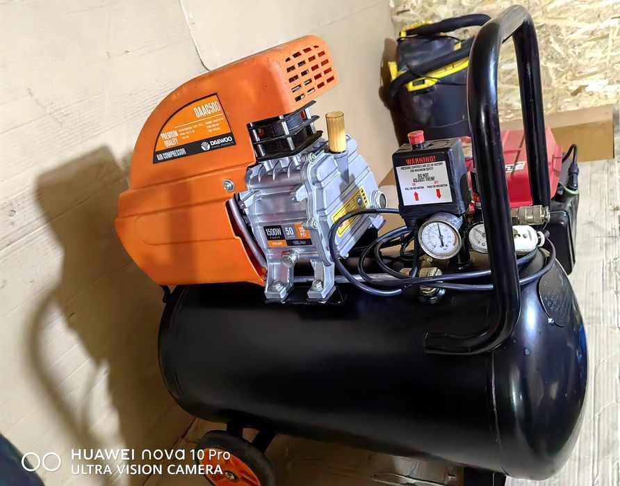 Vând compresoare de 50 și 60 de L absolut impecabile. Prețuri neg.