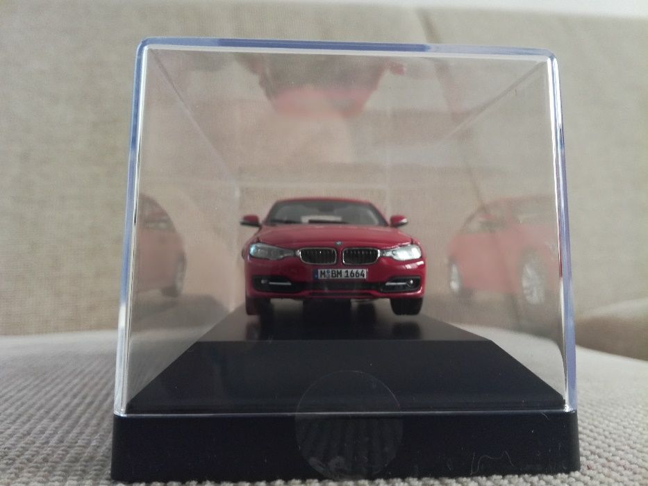 Vand macheta BMW seria 3 F30 sedan, editie de reprezentanta scara 1/43
