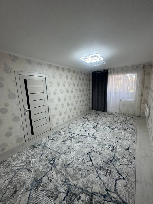 2хоналик 4каватда квартира сотилади, Гулливер да
2xon