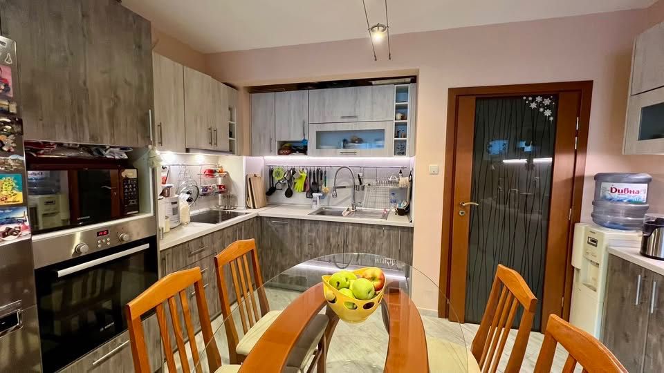 Продава се Четиристаен апартамент в София, Люлин 9 - 137 кв.м за 1752 €/кв.м - Снимка #5