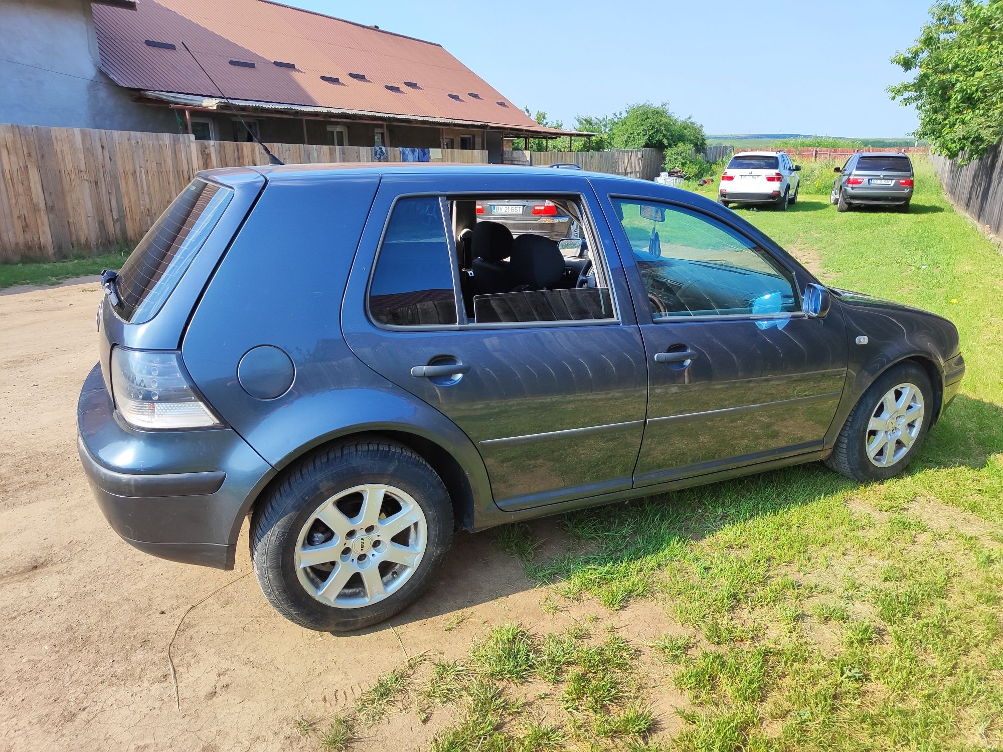 Vând Golf 4 Benzina