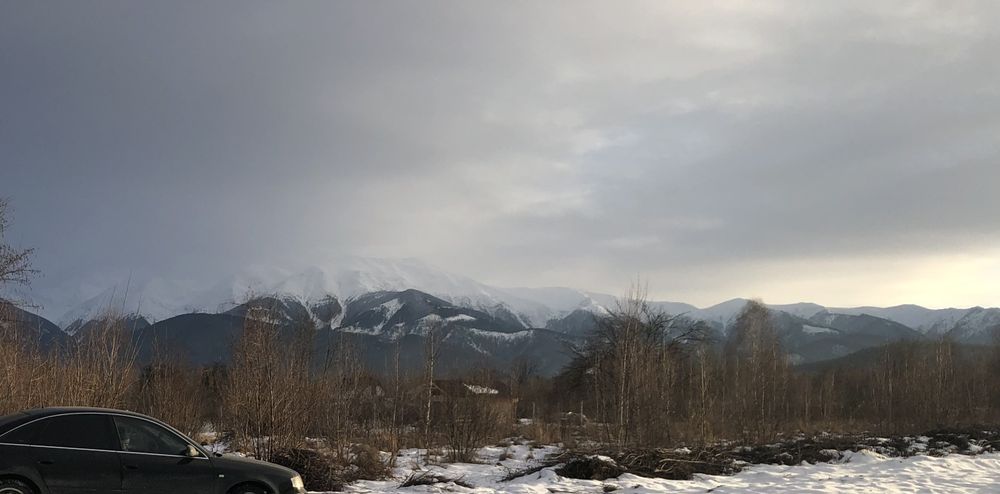 De vânzare teren cu fantana si autorizatie de constructie pe Valea Avr