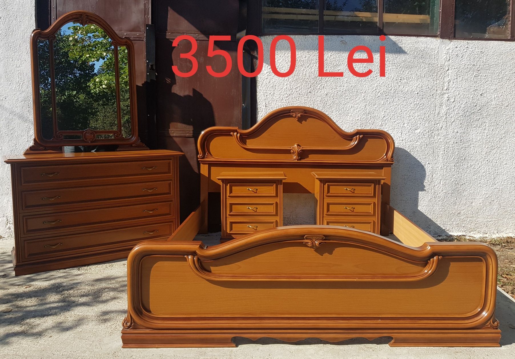 Dormitor baroc din Lemn Masiv Sculptat Manual in stare Impecabila