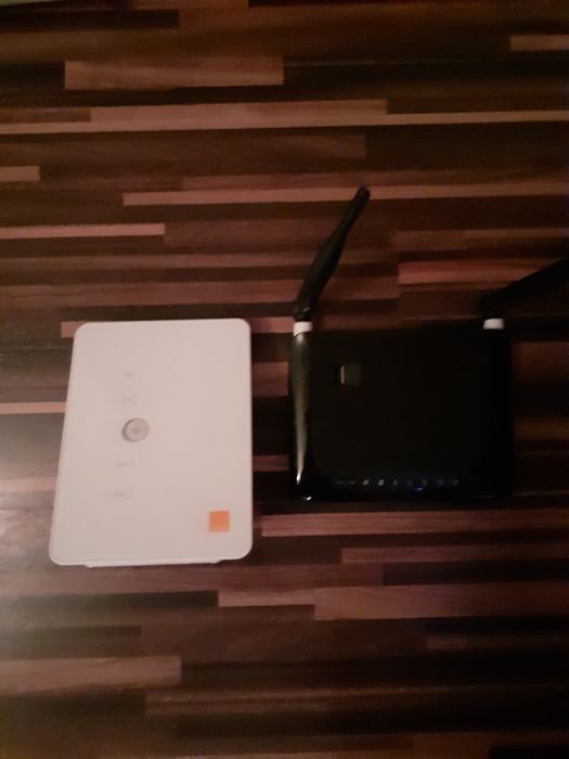 Vând intel business switch 8 port