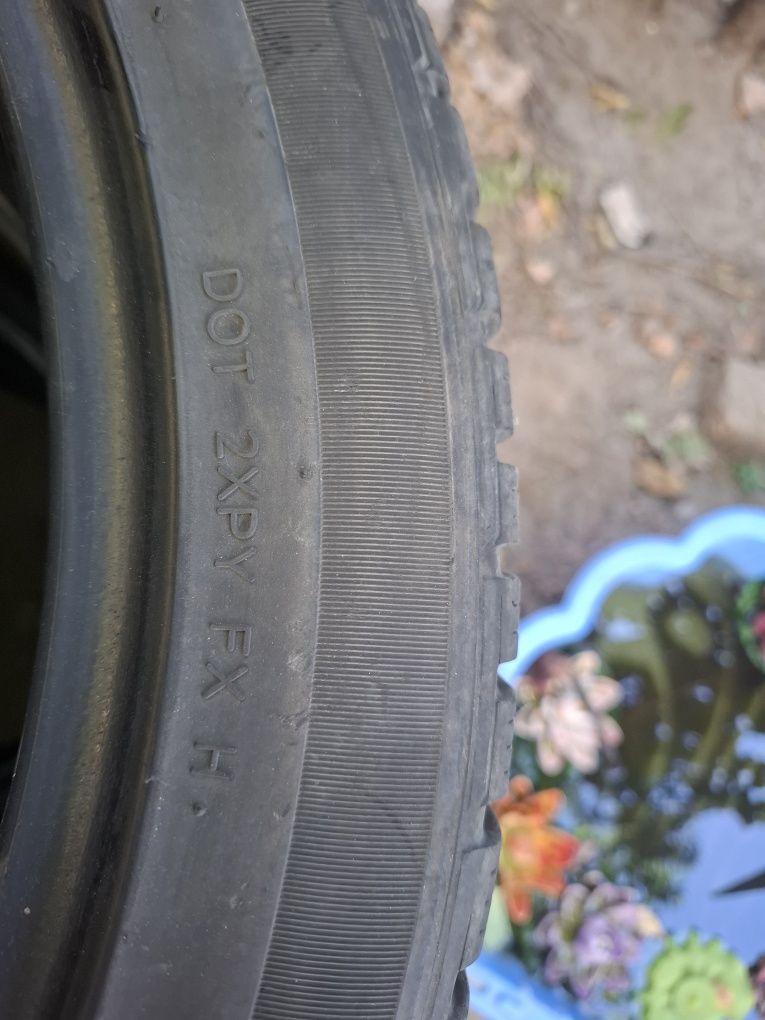 Зимни гуми 235/45/19