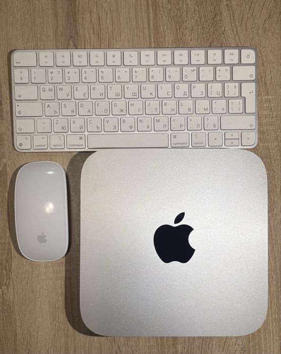 Apple Mac Mini M2 + Magic Keyboard + Magic Mouse