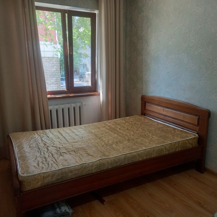 Срочно Кровать с матрасом 120×2000