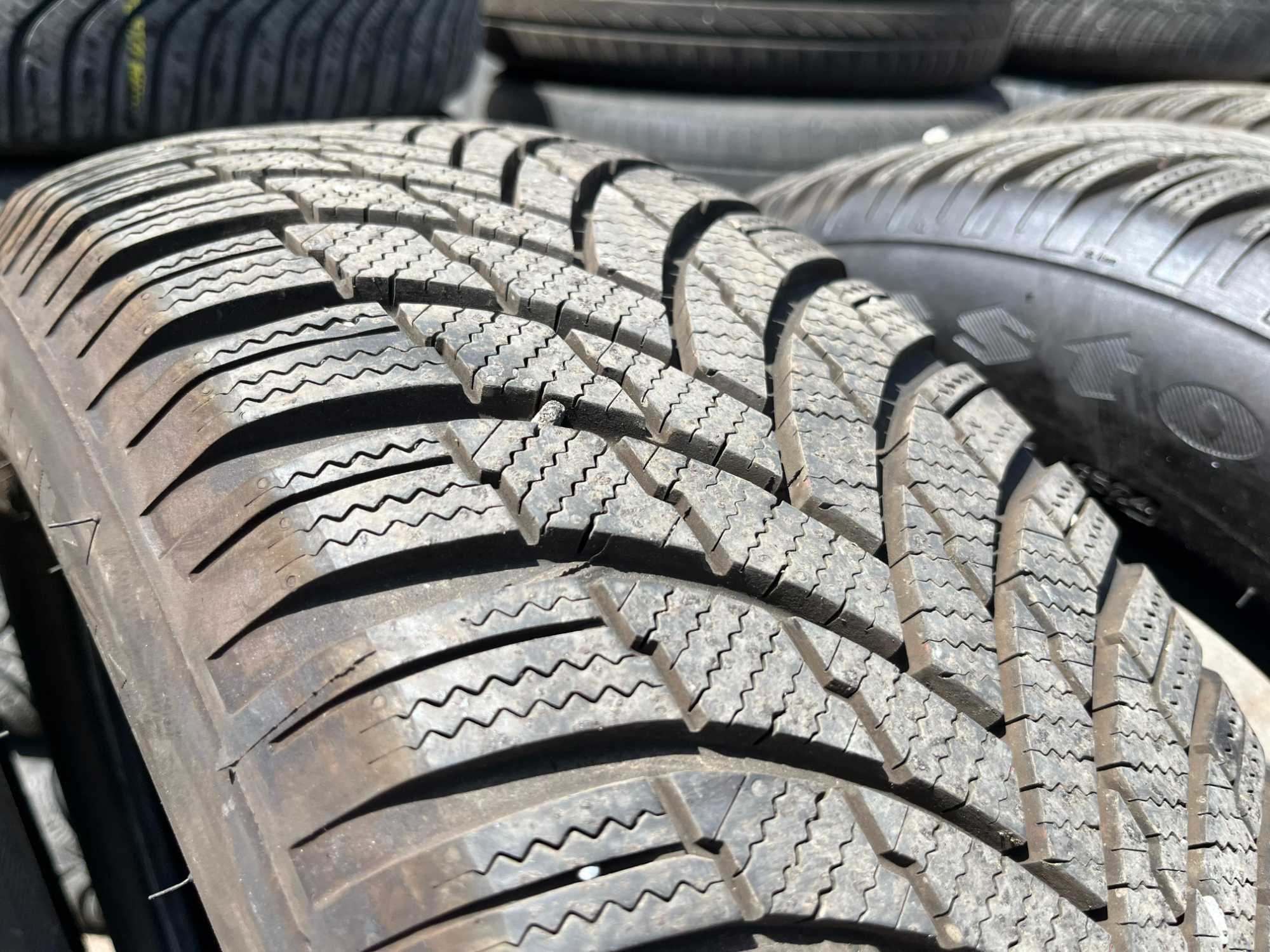 зимни Гуми FIRESTONE 215/60/16 с ДОТ 25/2024г.