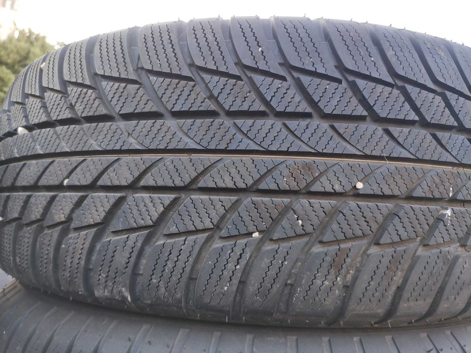 4бр Зимни гуми 225 55 17 - Goodyera Runflat