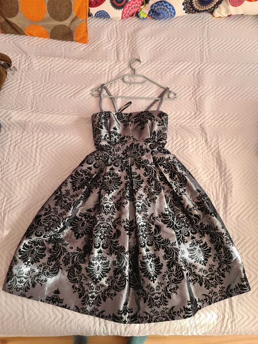 Rochie neagră seară