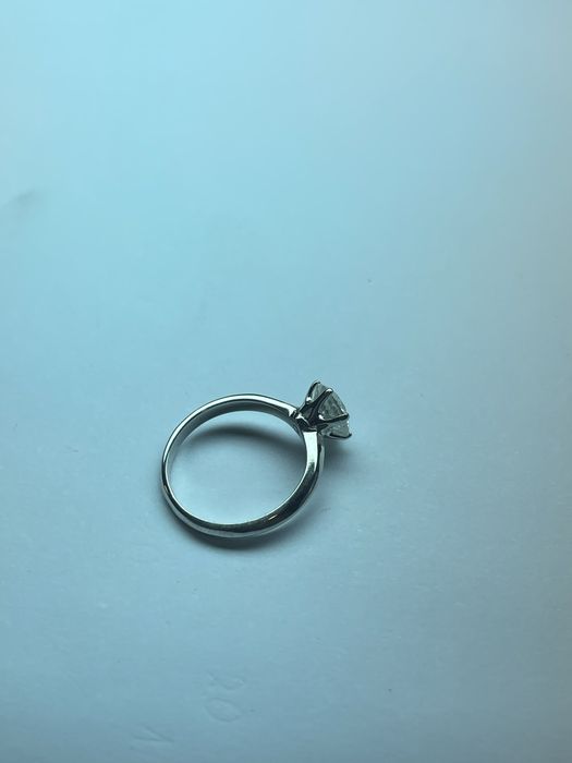 Дамски пръстен модел Tiffany бяло злато с диамант 1.21 карата