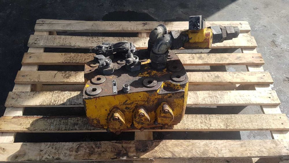 Distribuitor hidraulic vola incarcator frontal OK