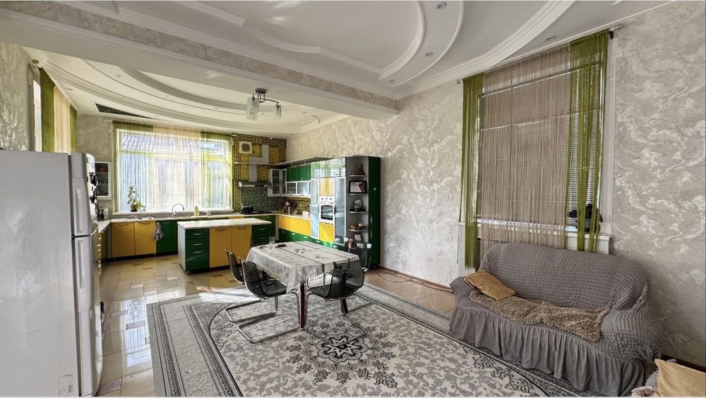 Продаётся Дом Шикарный Локация центр города!