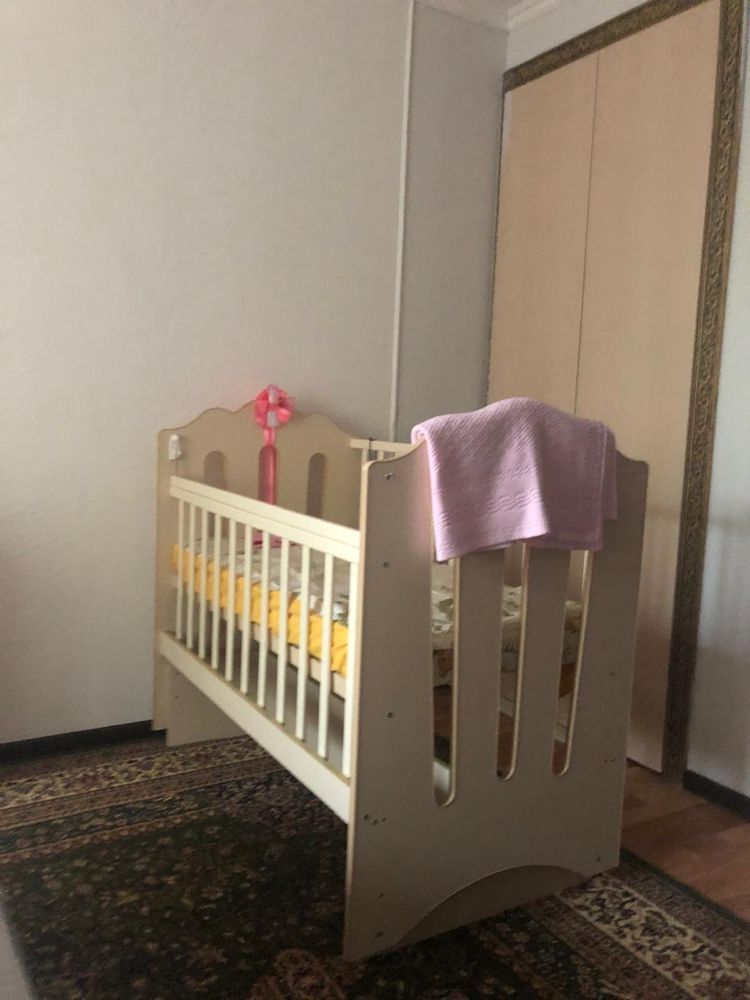 Манеж-кровать в хорошем состоянии