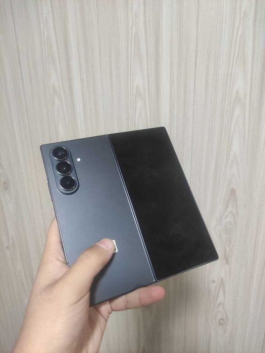 GALAXY Z FOLD 7 12/256 JET BLACK 1800$ 1-2 SIM IMEI очилган.