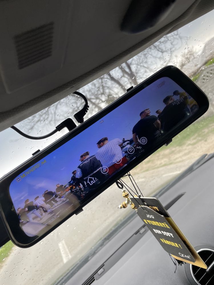 Vând camera (oglinda) de filmat auto