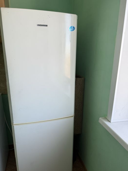 Продам холодильник