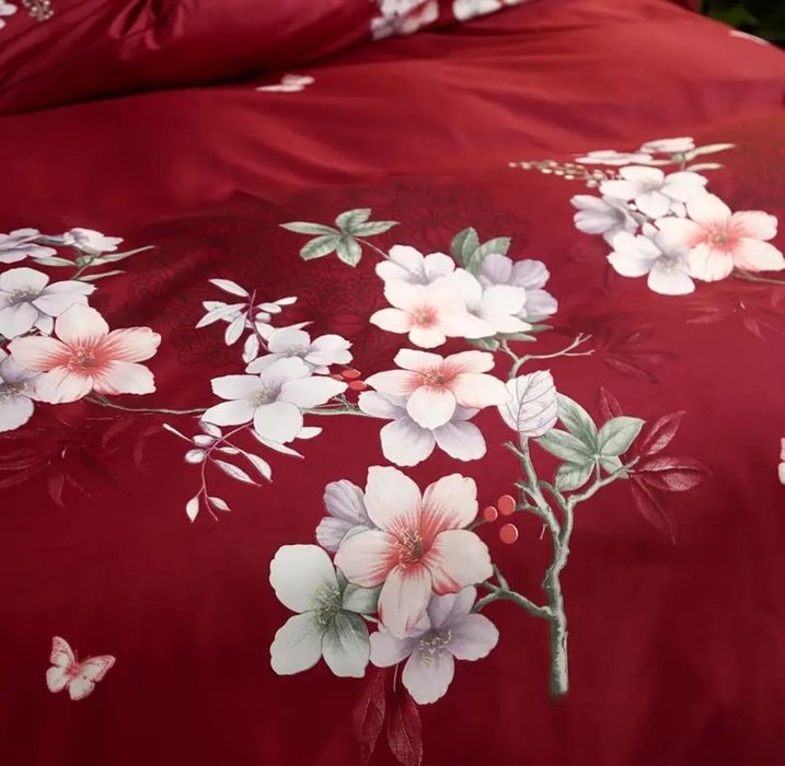 Нов спален комплект 3 части
(плик 200 х 200) + 2 калъфки за възглавни