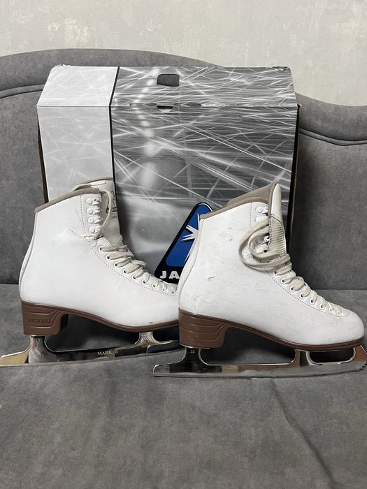 Женские коньки Jackson — полу-профессиональные, б/у