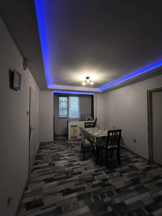 Продава се Тристаен апартамент в Пловдив, Център - 98 кв.м за 2051 €/кв.м - Снимка #2