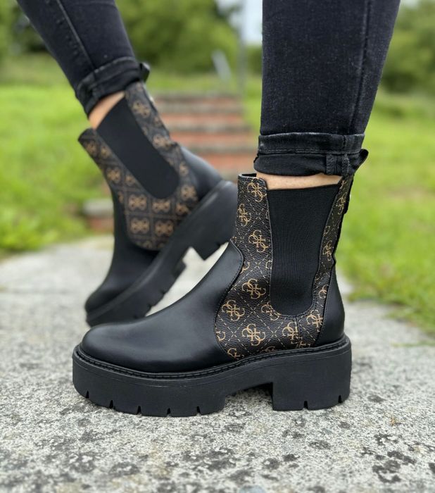 Пролетни боти Guess