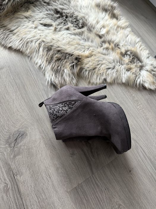 Botine cu toc marimea 39