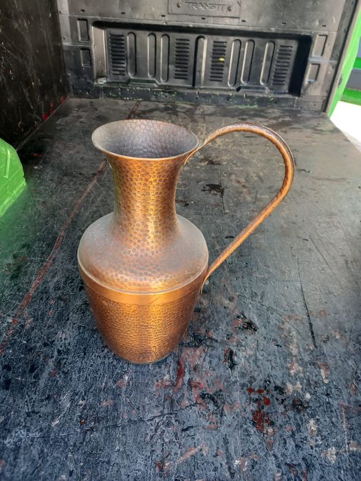 Vând vaza din cupru !