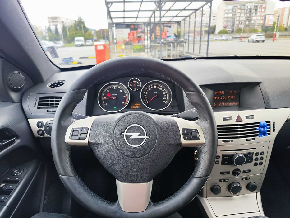 Opel Astra 1.9CDTI 150hp кабриолет с твърд покрив