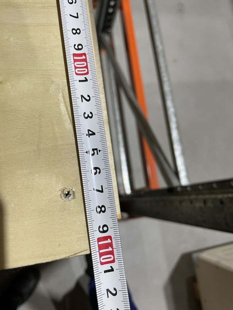 Продам фанеру. Размеры 2.2 м на 1.1 м  1 см в толщину.