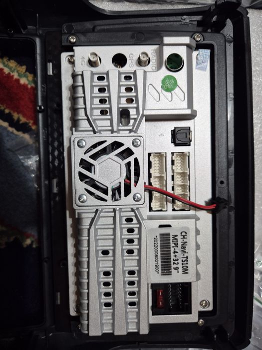 Магнитола возможно от Renault Duster