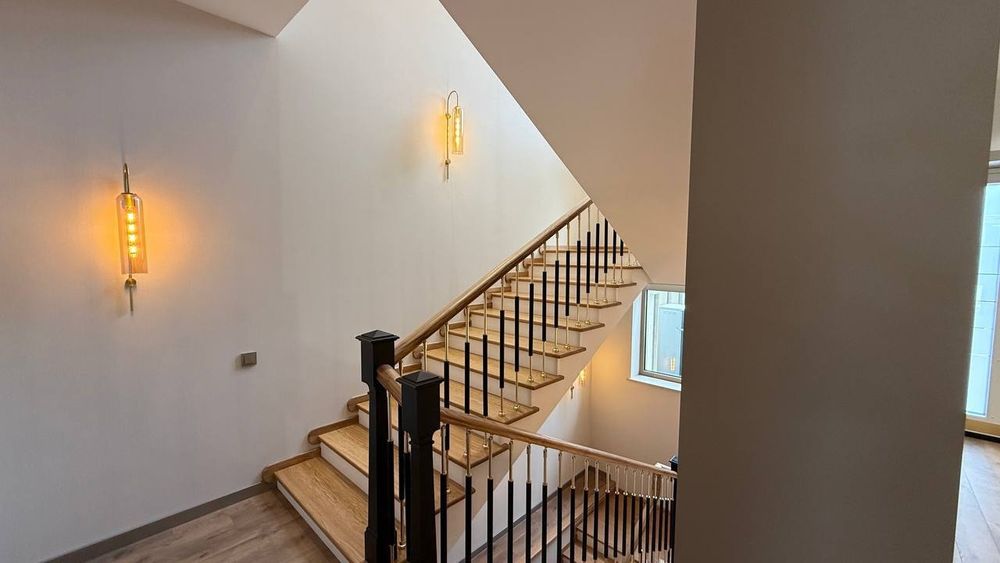 Продается ЕвроДом 4 комнаты, ор-р: Центр Луначарского, 400 м²