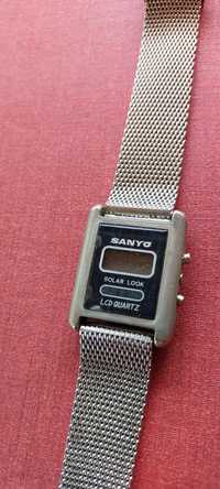 Vând ceas digital vintage SANYO Solar