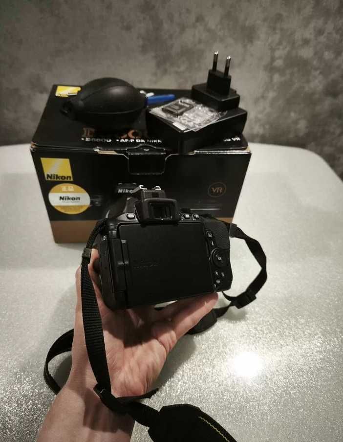 Зеркальный фотоаппарат Nikon D5600 kit 18-55mm