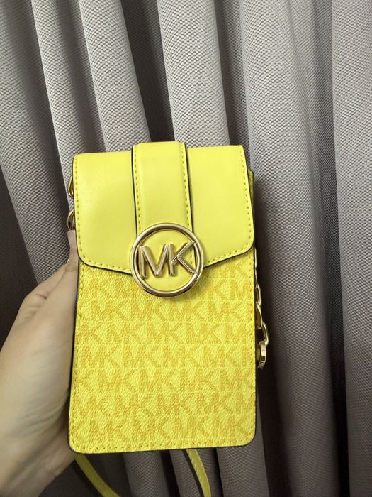 Geantă Michael Kors galbenă – originală, stare impecabilă