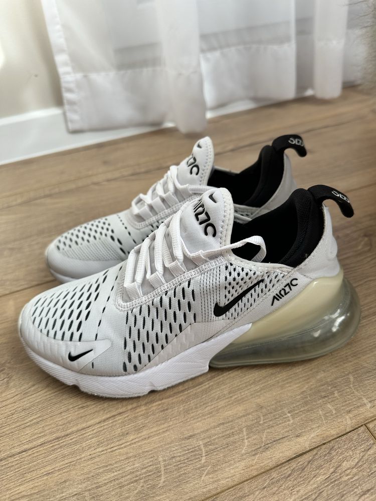 Дамски маратонки Nike Air Max 270