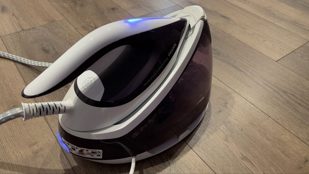 Гладачен център Ютия Philips GC7933/30