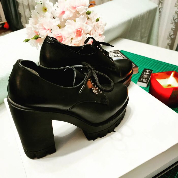 Продам кожаные ботильоны