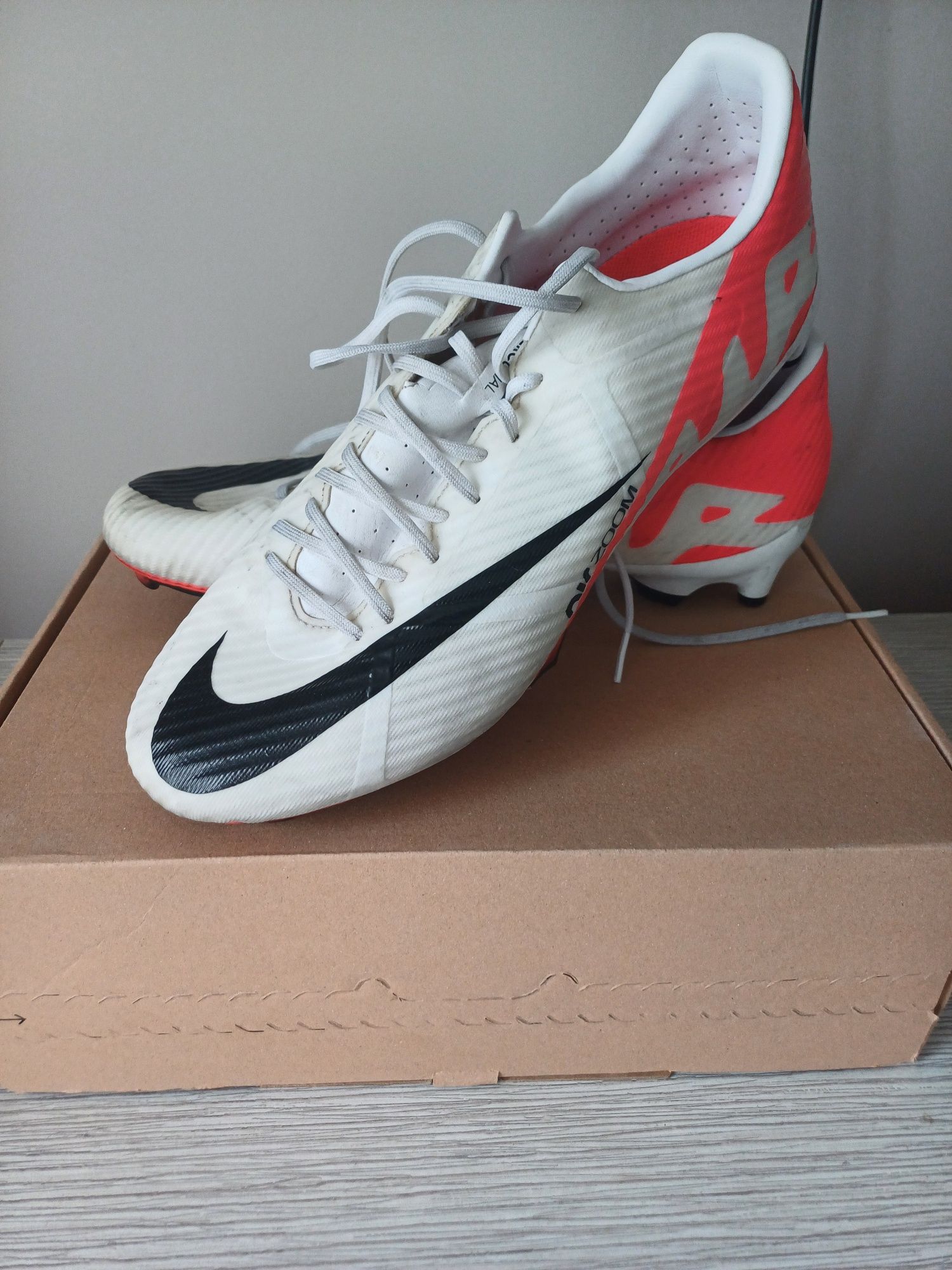 Футболни обувки:Nike air zoom vapor 15 academy F